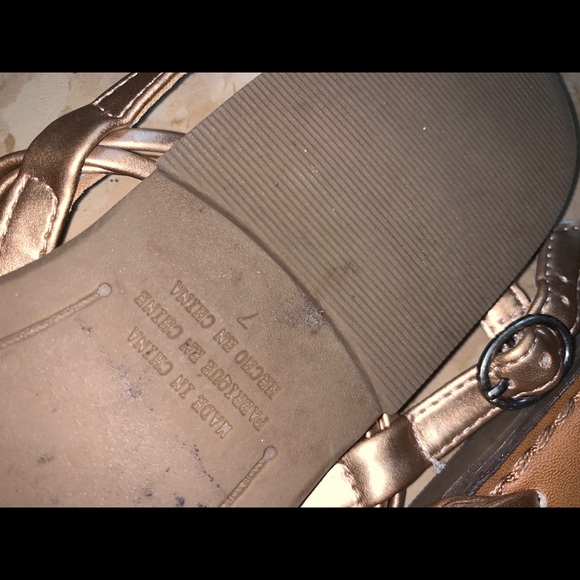 AE Sandals - Picture 3 of 3